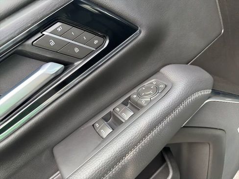 Used 2025 GMC Yukon Denali AWD/4WD image 23