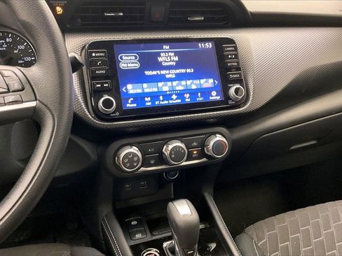 Certified 2023 Nissan Kicks SV image 5