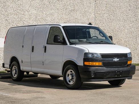 Used 2020 Chevrolet Express 2500 image 8