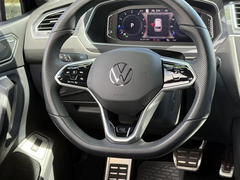 Used 2024 Volkswagen Tiguan SEL R-Line AWD/4WD image 22