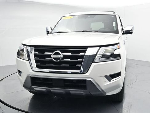 Used 2023 Nissan Armada Platinum w/ Captain's Chairs Package AWD/4WD image 3