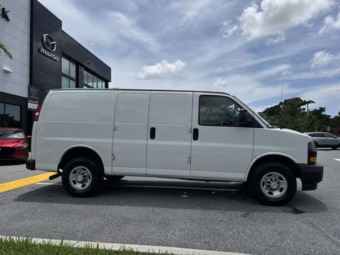 Used 2021 Chevrolet Express 2500 RWD image 23