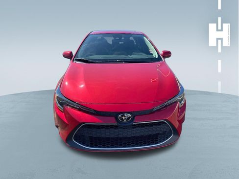 Used 2021 Toyota Corolla XLE image 3
