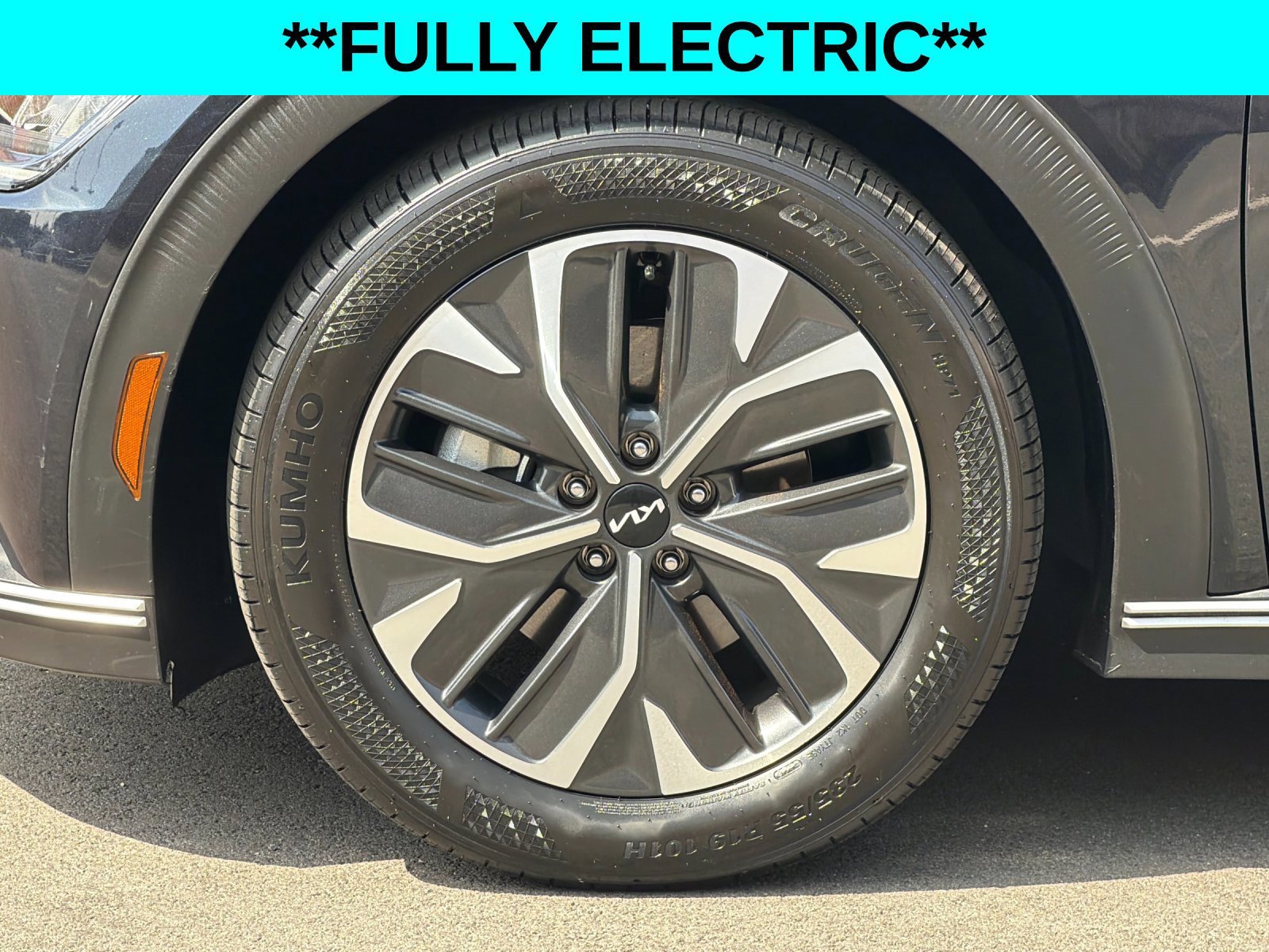 Used 2023 Kia EV6 Light RWD image 32
