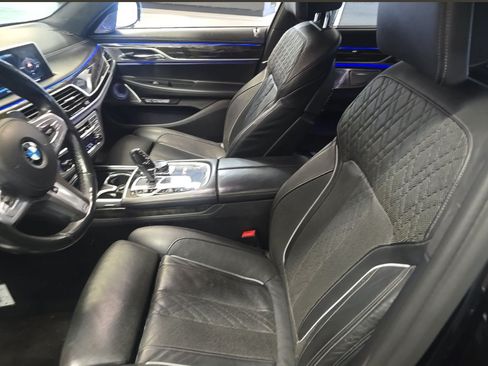 Used 2018 BMW M760i xDrive AWD/4WD image 9