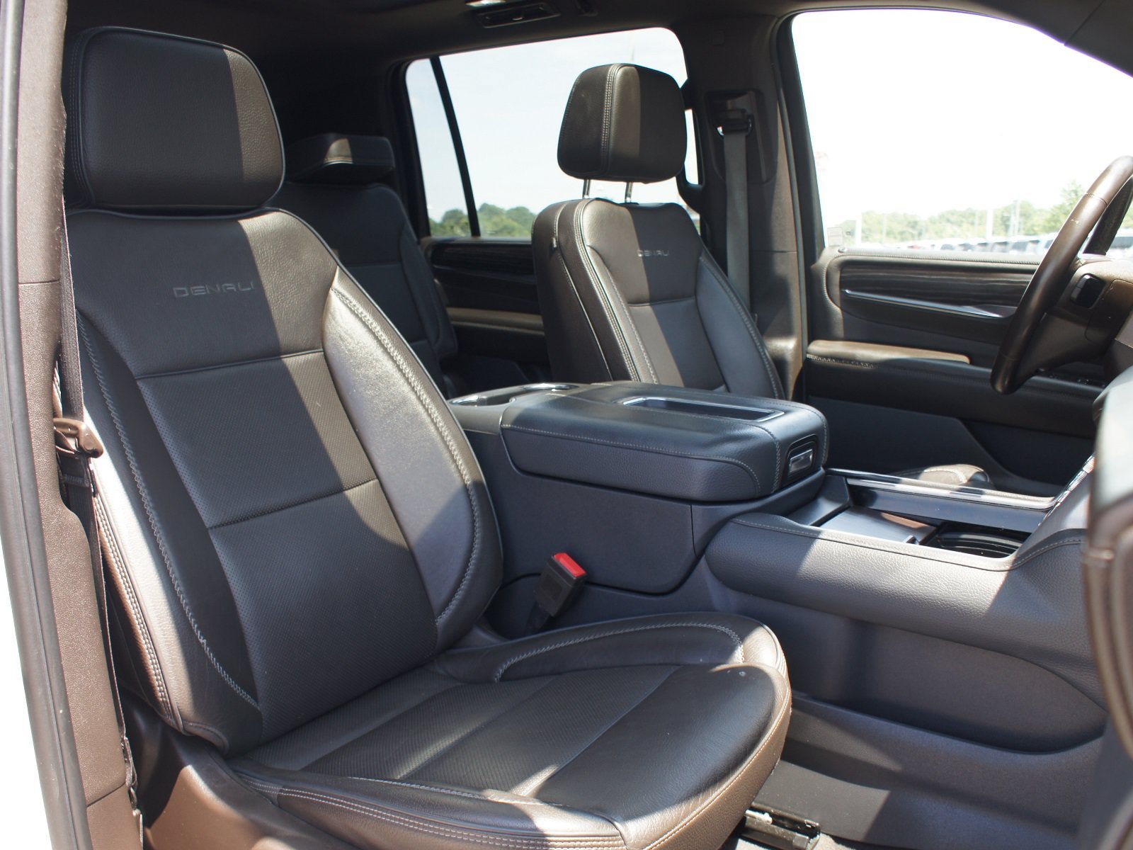 Used 2022 GMC Yukon XL Denali RWD image 26