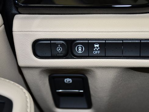 Certified 2025 Acura MDX SH-AWD image 35