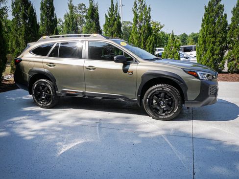 Used 2025 Subaru Outback Wilderness AWD/4WD image 11