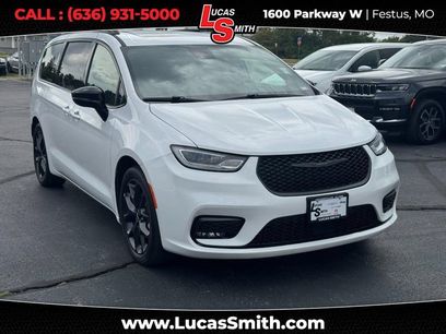 Used 2025 Chrysler Pacifica Limited