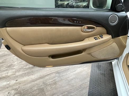 Used 2010 Lexus SC 430 Convertible RWD image 21