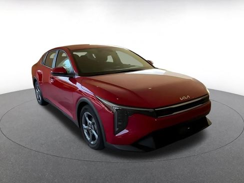 Used 2025 Kia K4 LXS FWD image 3
