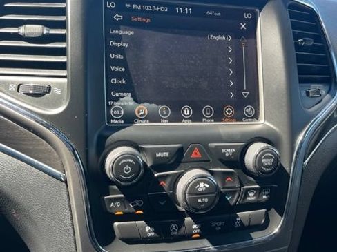 Used 2018 Jeep Grand Cherokee Limited w/ Luxury Group II RWD image 40