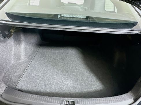 Used 2025 Toyota Corolla LE image 27