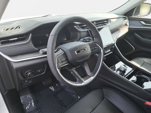 Certified 2023 Jeep Grand Cherokee L Limited AWD/4WD image 18