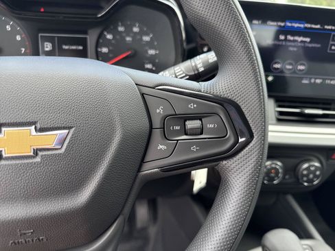 New 2026 Chevrolet Trax LS w/ LS Convenience Package FWD image 22