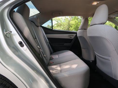 Used 2014 Toyota Corolla LE FWD image 33