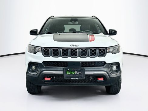 Used 2025 Jeep Compass Trailhawk AWD/4WD image 2