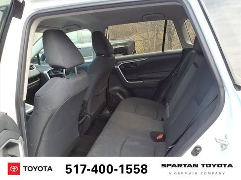 Used 2019 Toyota RAV4 LE AWD/4WD image 12