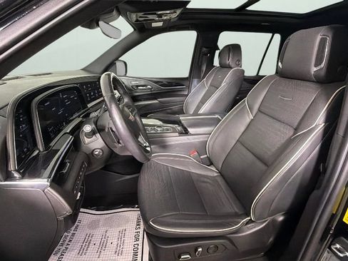 Used 2023 Cadillac Escalade Sport w/ LPO, ONYX Package AWD/4WD image 17