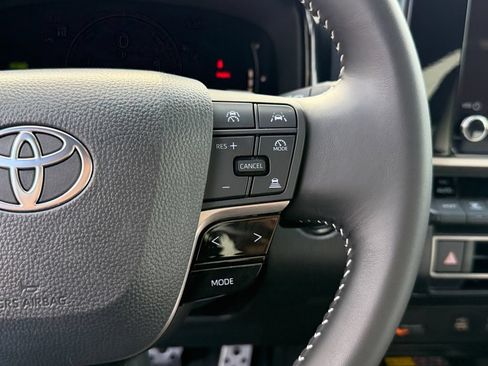 Used 2026 Toyota Camry SE w/ Convenience Package FWD image 20