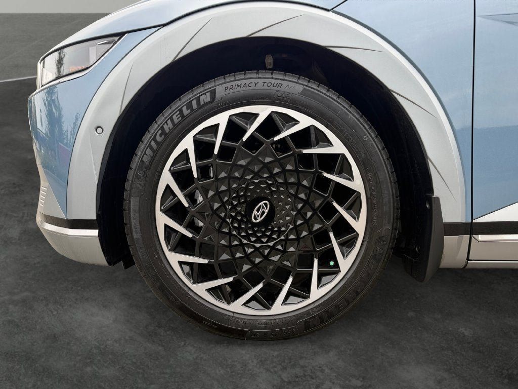 Certified 2024 Hyundai Ioniq 5 Limited AWD/4WD image 5