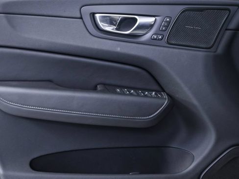 Used 2023 Volvo XC60 B5 Ultimate w/ Climate Package FWD image 8