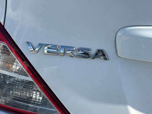 Used 2016 Nissan Versa S FWD image 9