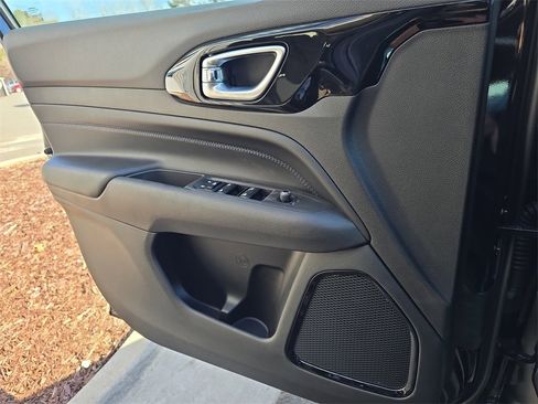 New 2026 Jeep Compass Limited image 27