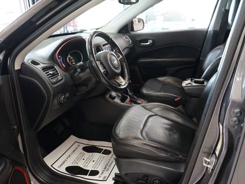 Used 2018 Jeep Compass Trailhawk w/ Leather Interior Group AWD/4WD image 24