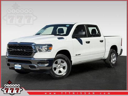 Used 2024 RAM 1500 Big Horn AWD/4WD image 1