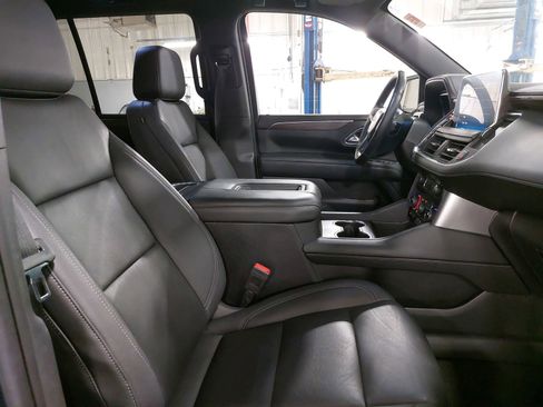 Used 2022 Chevrolet Tahoe LT w/ Luxury Package image 10