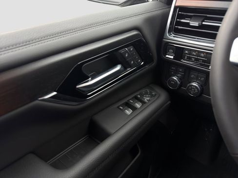 New 2026 GMC Yukon Denali w/ Sun & Power Step Package AWD/4WD image 25