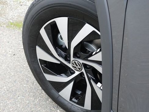 New 2026 Volkswagen Tiguan S image 10