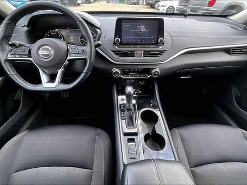 Used 2020 Nissan Altima 2.5 SV image 15