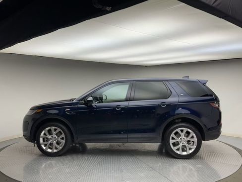 Used 2023 Land Rover Discovery Sport SE image 5