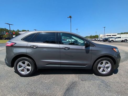 Used 2024 Ford Edge SE image 3