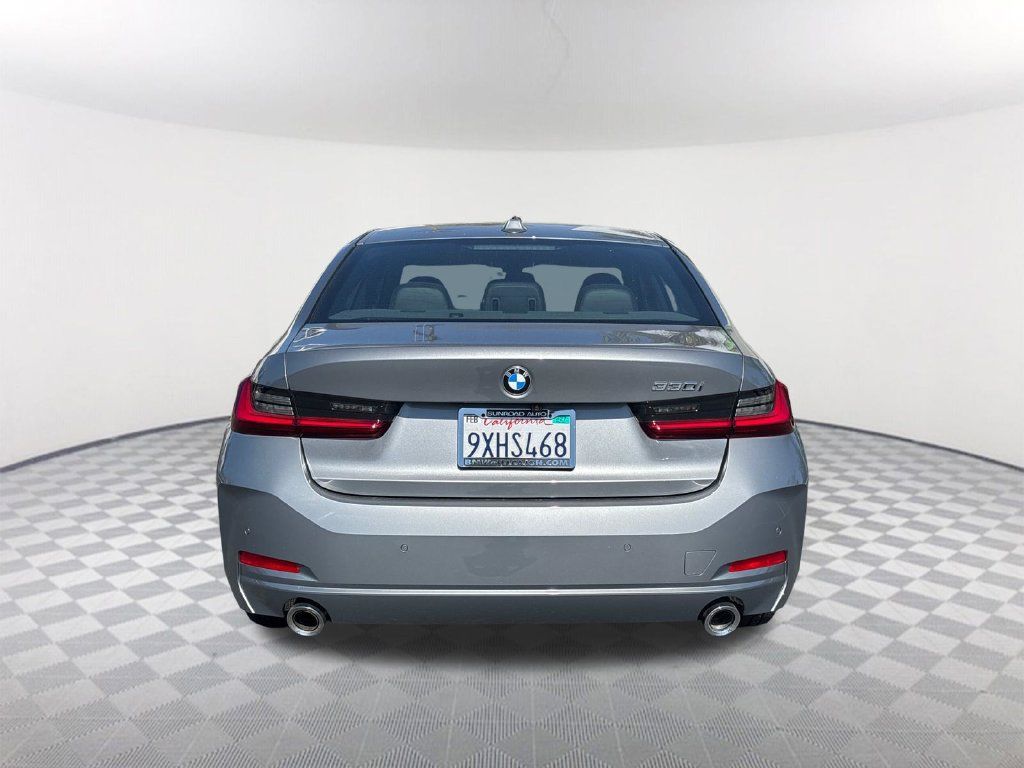 Used 2026 BMW 330i Sedan w/ Premium Package RWD image 5