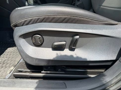 Used 2023 Volkswagen Taos SE FWD image 22