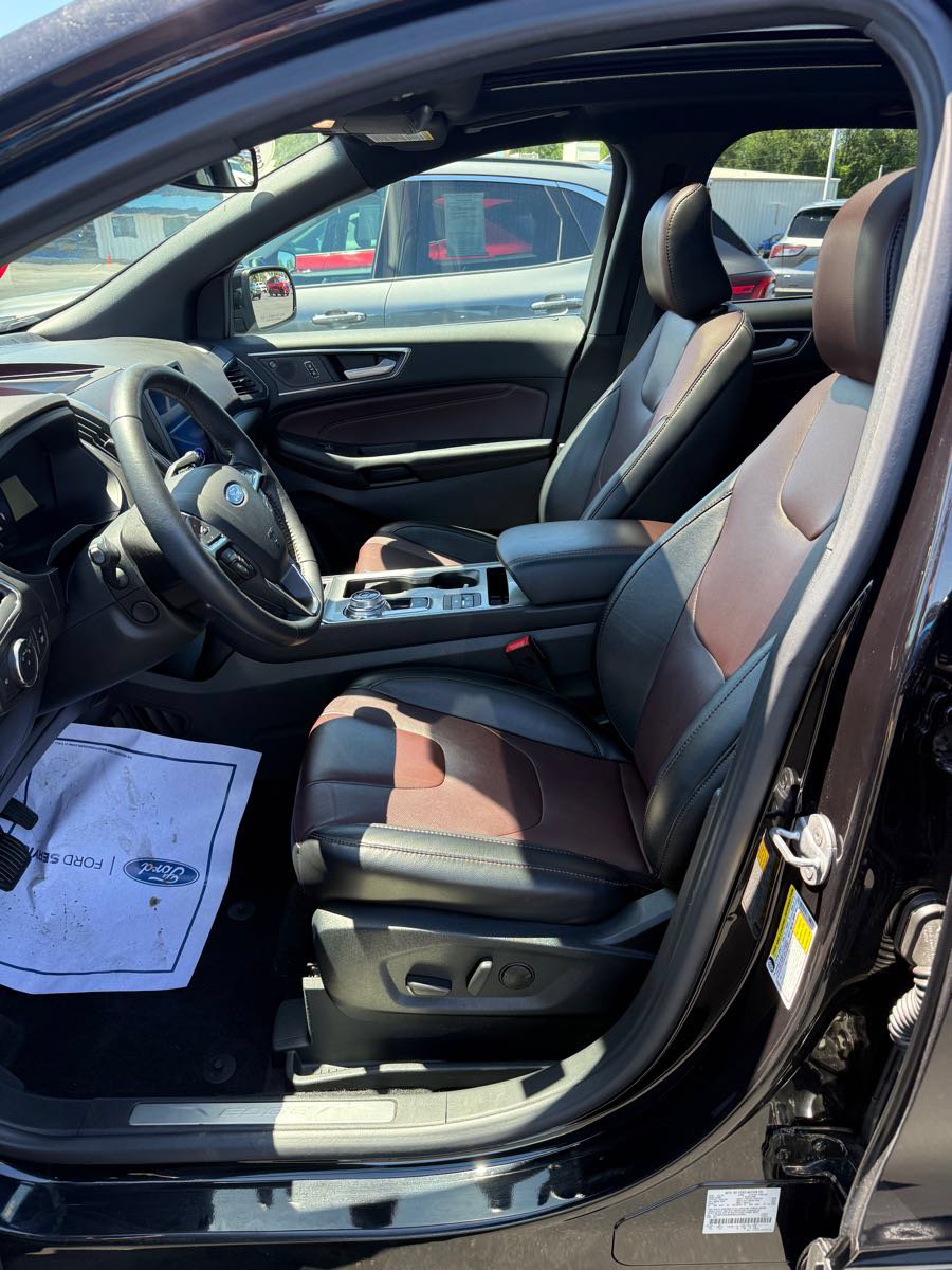 Used 2022 Ford Edge Titanium w/ Equipment Group 301A AWD/4WD image 10