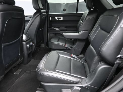 Used 2020 Ford Explorer XLT w/ Equipment Group 202A AWD/4WD image 12