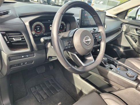 Certified 2024 Nissan Rogue Platinum w/ Platinum Premium Package image 12