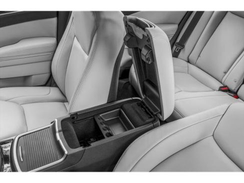 Used 2023 Chrysler 300 C RWD image 18