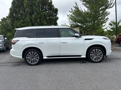 Used 2025 INFINITI QX80 Sensory AWD/4WD image 10