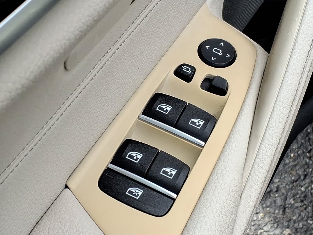 Used 2019 BMW 540i xDrive AWD/4WD image 13