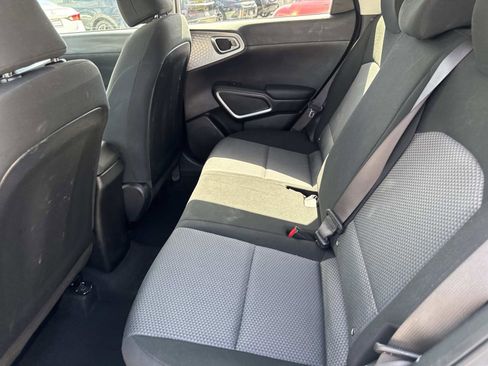 Used 2023 Kia Soul LX image 13
