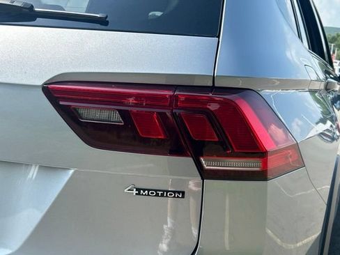 Used 2023 Volkswagen Tiguan SE R-Line AWD/4WD image 10