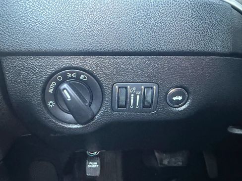Used 2022 Dodge Charger SXT RWD image 16