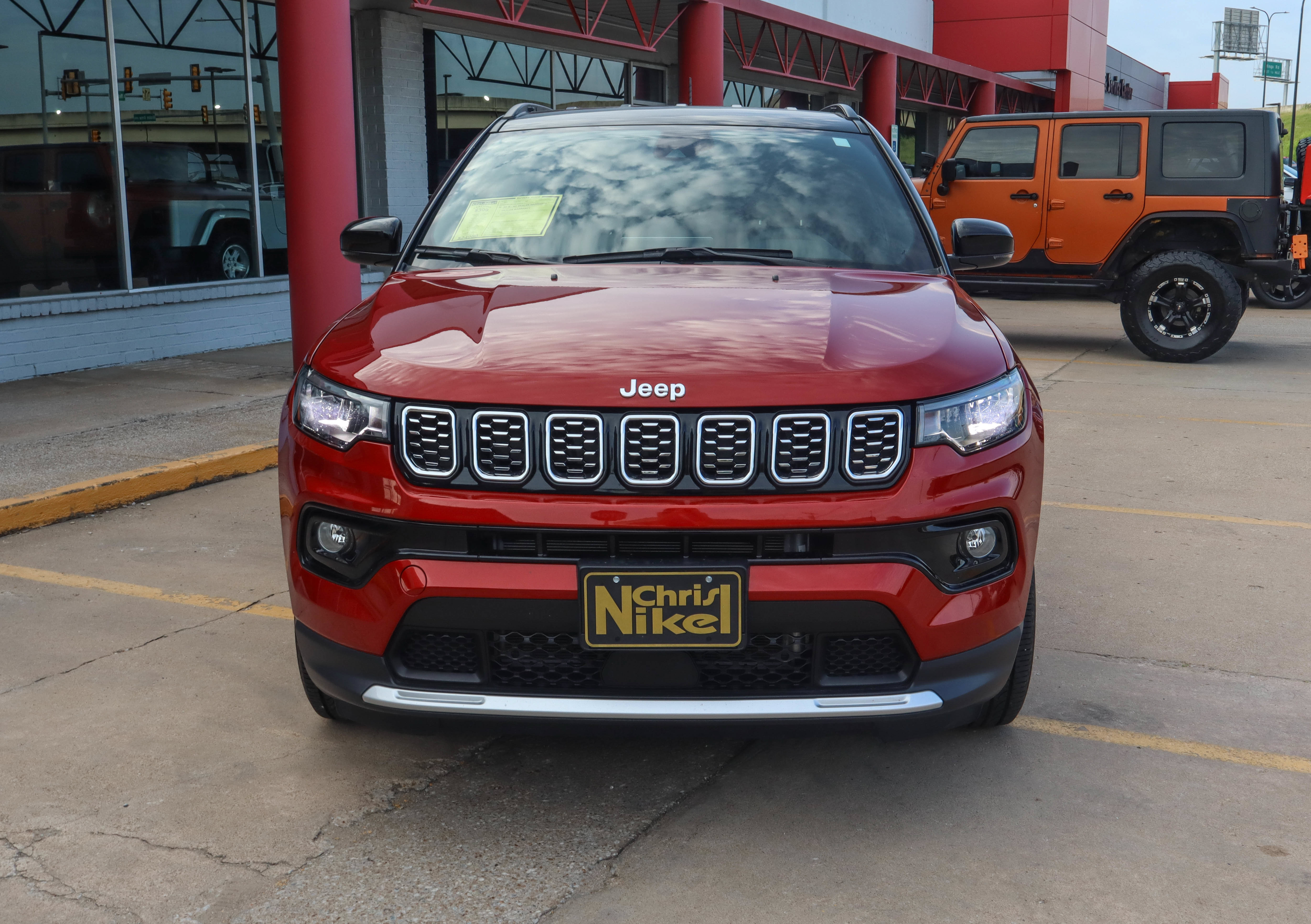 Used 2025 Jeep Compass Limited AWD/4WD image 3
