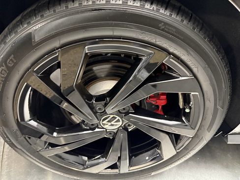 Used 2024 Volkswagen Jetta GLI Autobahn w/ GLI Black Package image 30