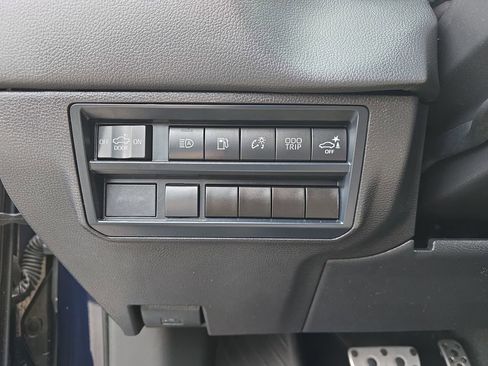Used 2025 Toyota Tundra Limited w/ TRD Off-Road Package AWD/4WD image 28